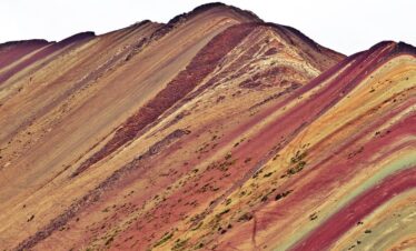 EXCURSÃO À MONTANHA DAS 7 CORES